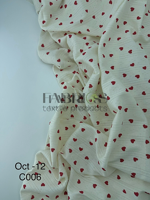 OCT12-C006 Ажурний трикотаж принт LOVE сердечки червоні на айворі 100% бавовна 175-180 см 170 грам/м