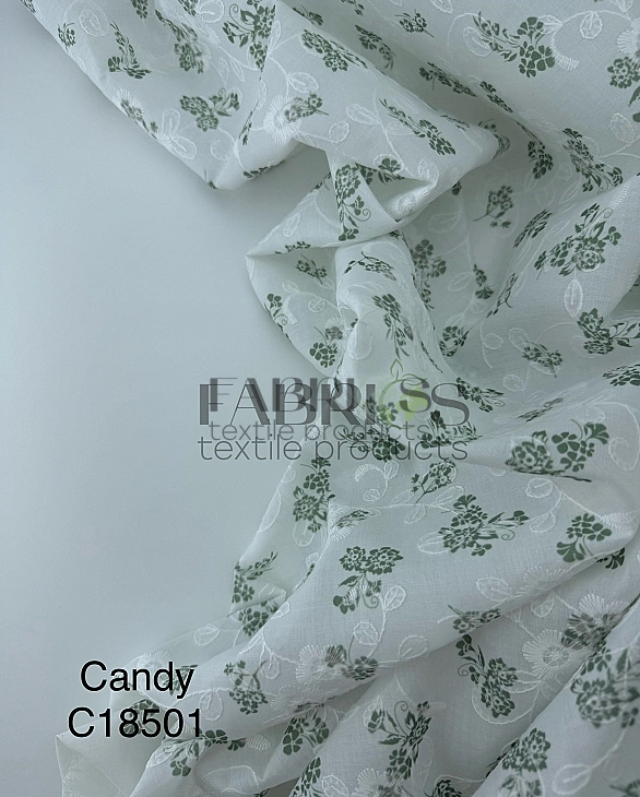 CANDY-C18501 батист принт квіти вишивка зелені на молочному 100% бавовна 135см 90-100 грам/м.кв.