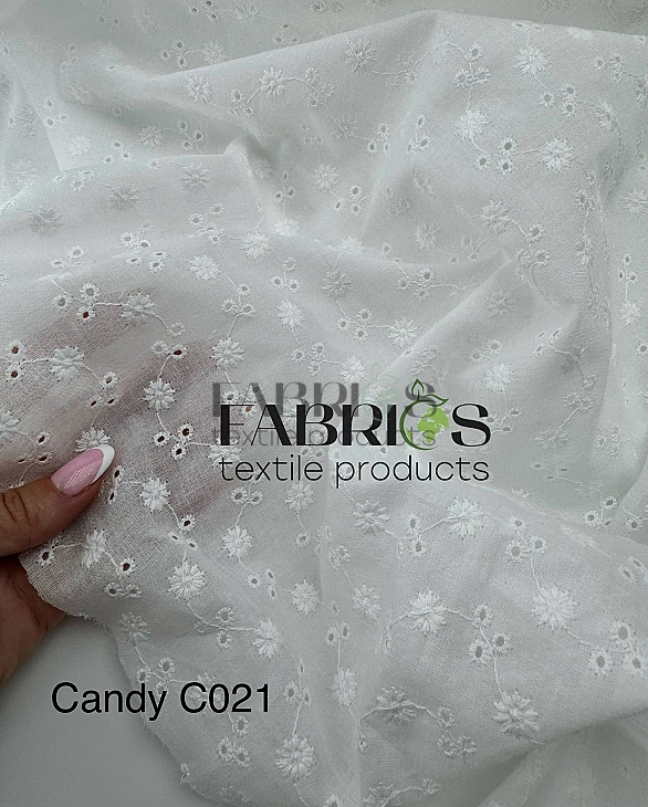 CANDY-C021 Батист вишивка принт квіти дрібні на молочному 100% бавовна 135см 90-100 грам/м.кв.