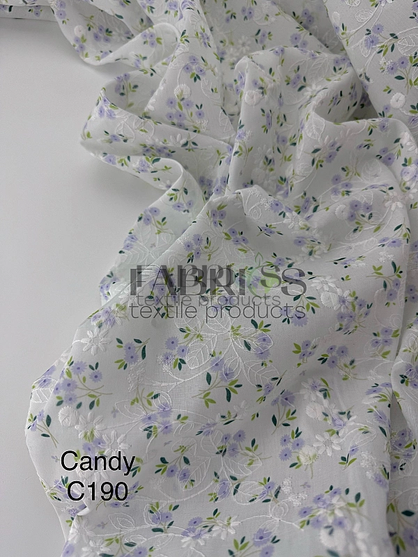 CANDY-C190 батист принт квіти вишивка волошки фіолетові на молочному 100% бавовна 135см 90-100 грам/