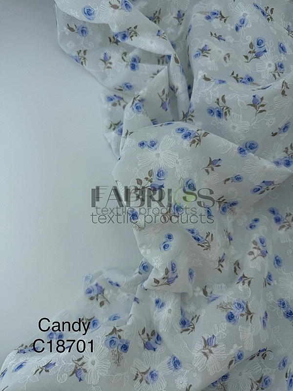 CANDY-C18701 батист принт квіти вишивка троянди сині на молочному 100% бавовна 135см 90-100 грам/м.к