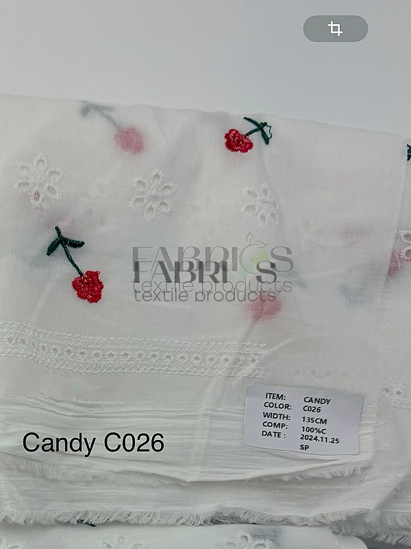CANDY-C026 | CANDY-C026-1 батист принт квіти сині вишиті на білому 100% бавовна 135 см 90-100 грам/м