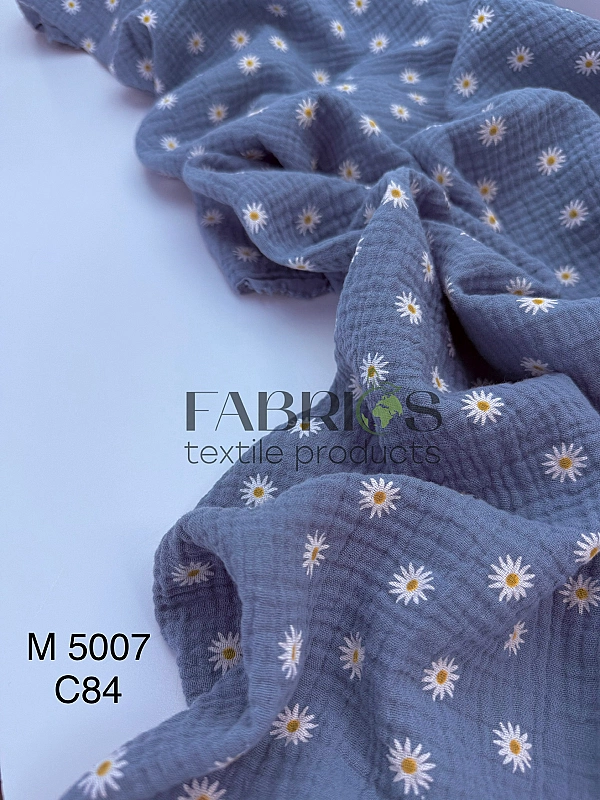 M 5007 C84 Муслін жатка 2-х шаровий принт квіти ромашки білі середні на сіро-синьому 100% бавовна 13