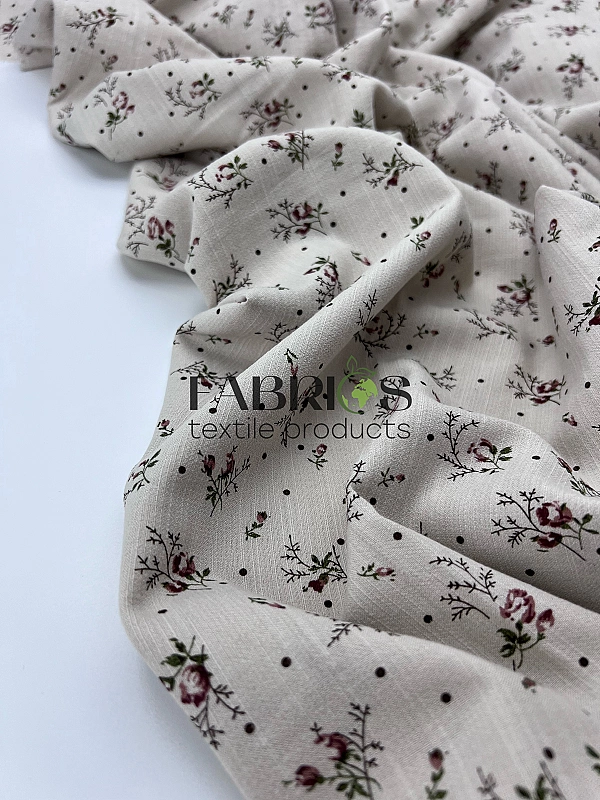 CIRCLE-8 -2 батист принт квіти троянди з зеленими листочками та крапочками на світло-бежевому 100% б