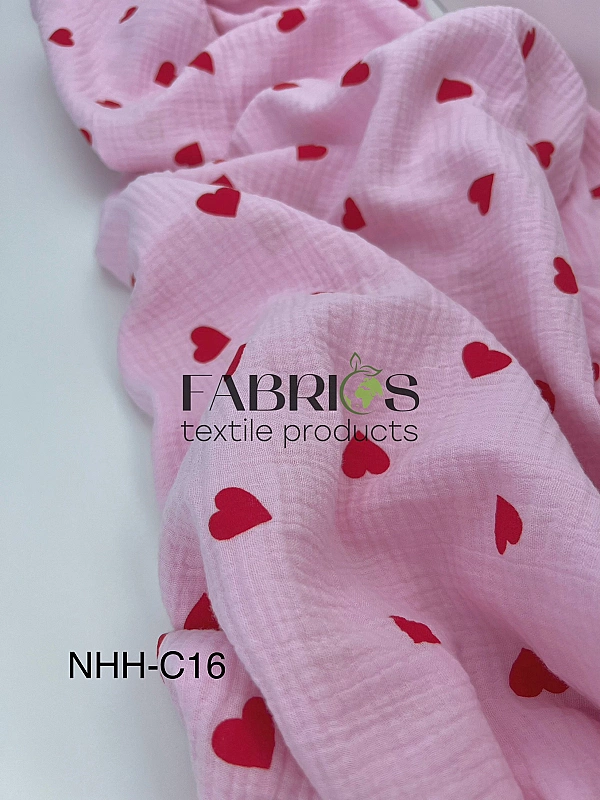 NHH-C16 Муслін жатка 2-х шаровий принт LOVE сердечки червоні великі на рожевому 100% бавовна 135-140