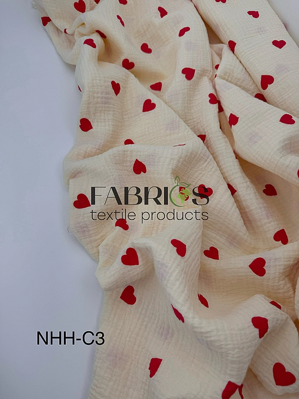 M 306 C3 Муслін жатка 2-х шаровий принт LOVE сердечки червоні великі на айворі 100% бавовна 135-140