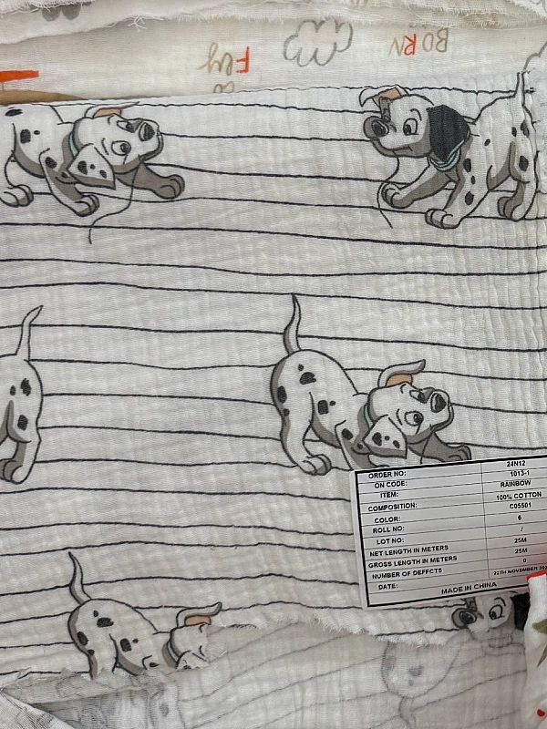 M 2015 C2 Муслін жатка 2-х шаровий принт звірята собачки далматинці, смужка на молочному 100% бавовн