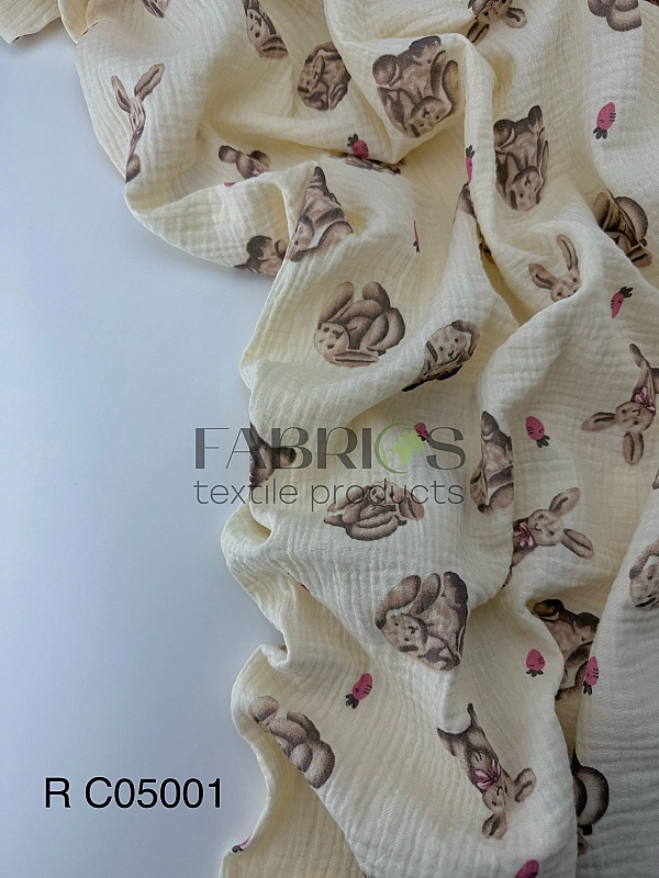 M 05001 C03 | RAINBOW-C05 Муслін жатка 2-х шаровий принт звірята зайчата бежеві з морквинками на айв