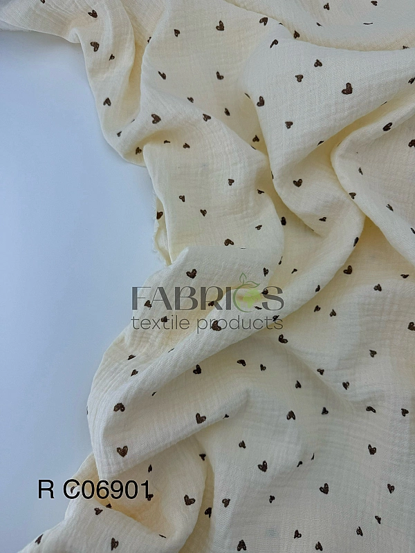 M 301 C3 Муслін жатка 2-х шаровий принт LOVE сердечки дрібні коричневі намальовані на айворі 100% ба