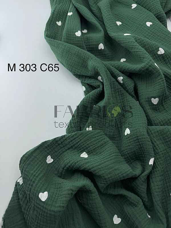 M 303 C65 Муслін принт LOVE сердечки середні білі на зеленому 100% бавовна 135-140 см 125-135 грам/м