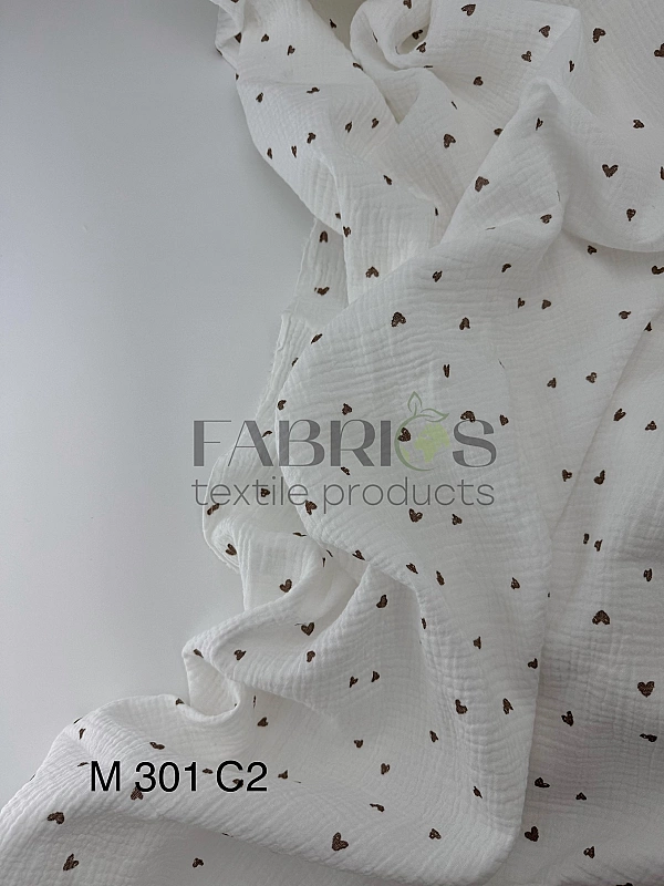 M 301 C2 Муслін жатка 2-х шаровий принт LOVE сердечки дрібні коричневі намальовані на молочному 100%