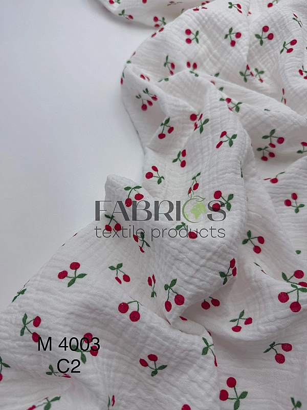 M 4003 C2 Муслін жатка 2-х шаровий принт фрукти,ягоди, овочі вишеньки червоні на молочному 100% баво