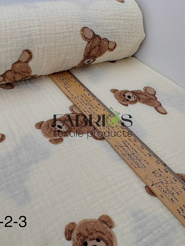 M 2003 C3 Муслін жатка 2-х шаровий принт звірята ведмедики на айворі 100% бавовна 135-140 см 125-135