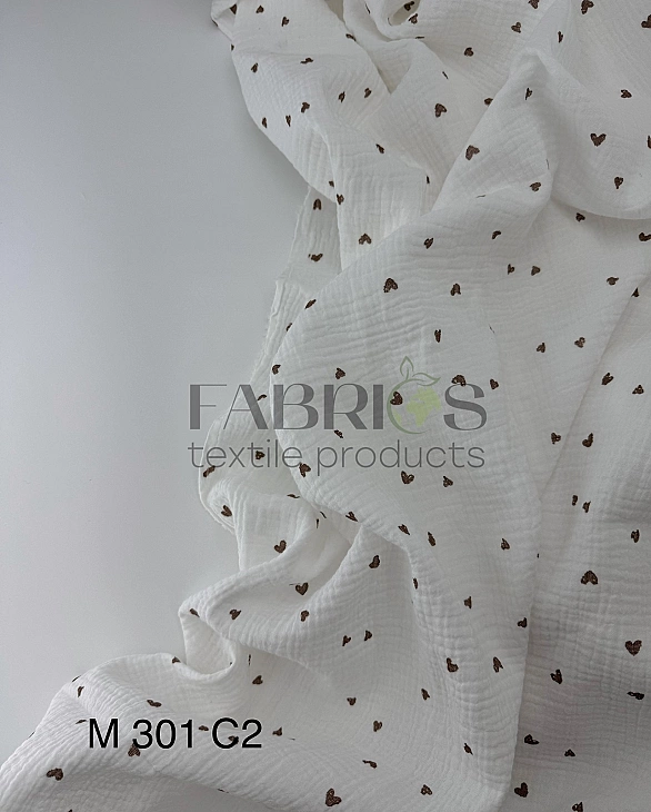 M 301 C2 Муслін жатка 2-х шаровий принт LOVE сердечки дрібні коричневі намальовані на молочному 100%