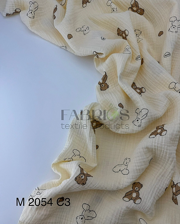 M 2054 C3 Муслін 2-х шаровий принт звірята ведмедик з сердечком на айворі 100% бавовна 160 см 125-13