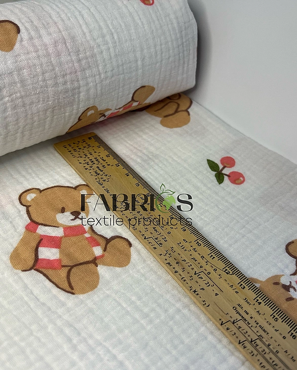 MINT-4 Муслін жатка 2-х шаровий принт звірята ведмедики з шарфом на молочному 100% бавовна 135-140 с