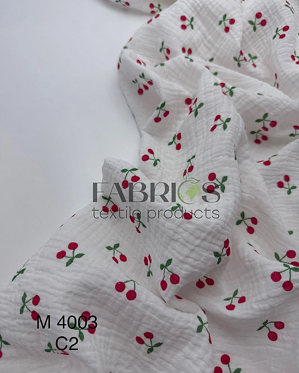 M 4003 C2 Муслін жатка 2-х шаровий принт фрукти,ягоди, овочі вишеньки червоні на молочному 100% баво