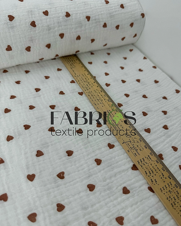M 308 C2 Муслін жатка 2-х шаровий принт LOVE сердечки коричневі дрібні на молочному 100% бавовна 135