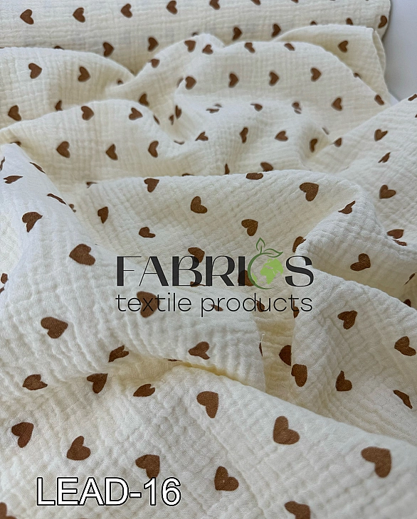 M 309 C3 Муслін жатка 2-х шаровий принт LOVE сердечки середні коричневі на айворі 100% бавовна 135-1