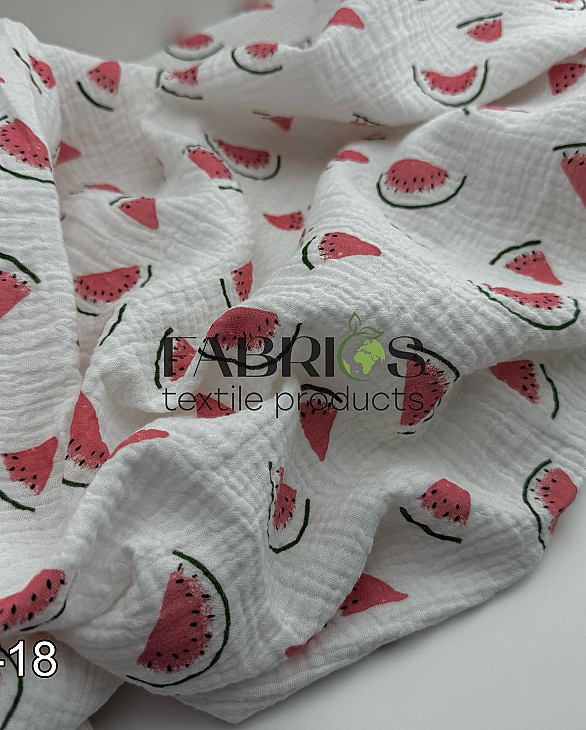 M 4005 C2 Муслін жатка 2-х шаровий принт фрукти,ягоди, овочі кавуни шматочки на молочному 100% бавов