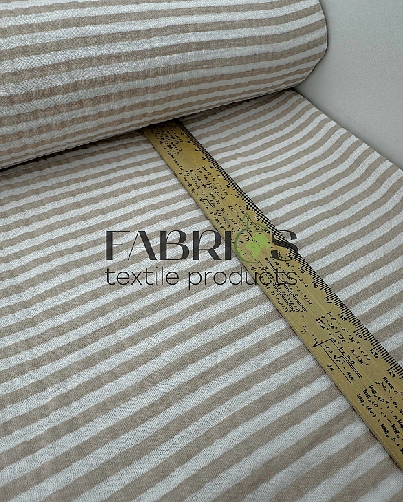 M 6002 C2 Муслін жатка 2-х шаровий принт геометричний полоска пудрово-бежева на молочному 100% бавов