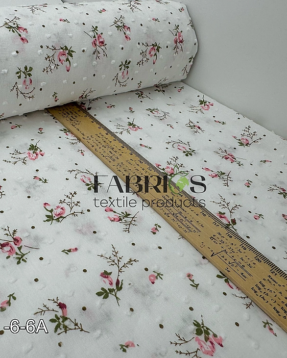 CIRCLE-6 A | ANTONIA-C00001 батист принт квіти троянди з зеленими листочками та крапочками на молочн