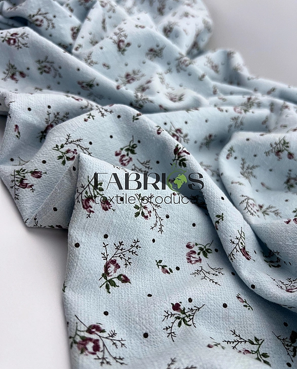 CIRCLE-8 -4 батист принт квіти троянди з зеленими листочками та крапочками на блакитному 100% бавовн