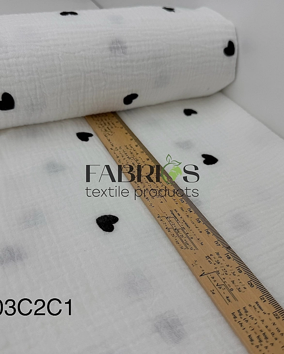 M303C2C1 Муслін жатка 2-х шаровий принт LOVE сердечки чорні середні на молочному 100% бавовна 135-14