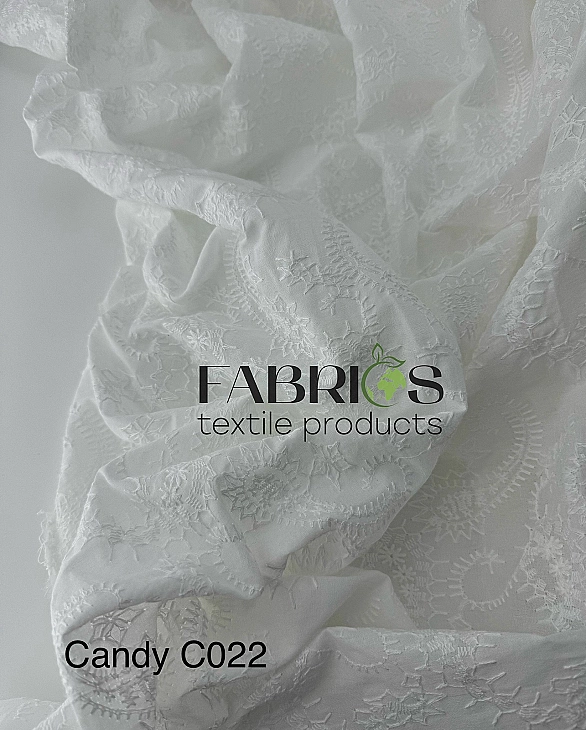 CANDY-C022 Батист вишивка принт квіти турецькі огірки набивні на молочному 100% бавовна 135см 90-100