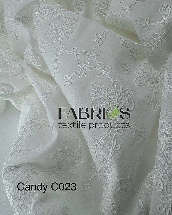 CANDY-C023 Батист вишивка принт квіти середні набивні на молочному 100% бавовна 135см 90-100 грам/м.