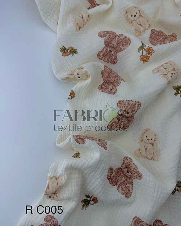 M 005 C03 | RAINBOW -C005 Муслін жатка 2-х шаровий принт звірята ведмедики та зайчата на айворі 100%