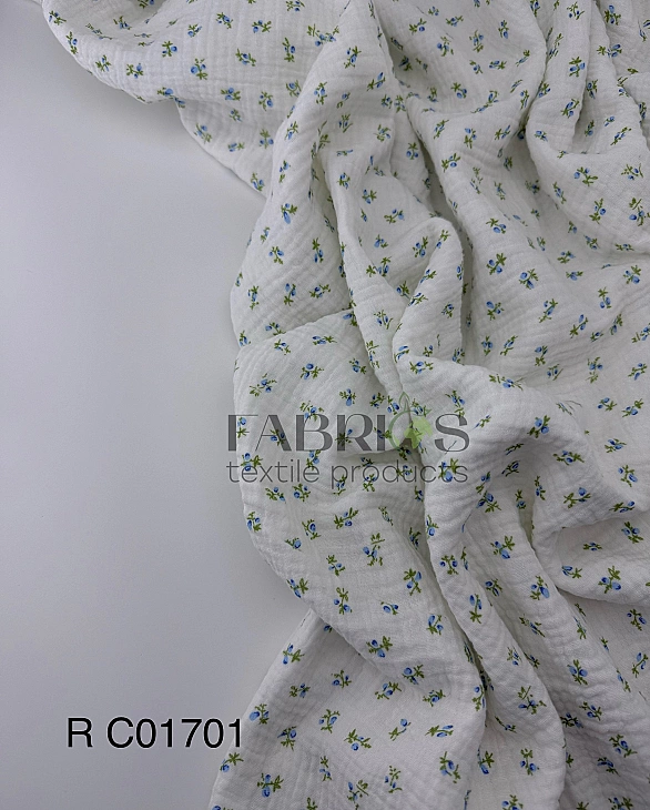 M 01701 C02 | RAINBOW-C01 Муслін жатка 2-х шаровий принт квіти блакитні дрібні на молочному 100% бав