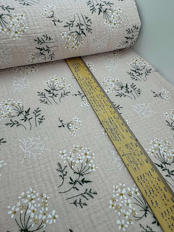 M16C5 Муслін жатка 2-х шаровий принт квіти мімози на бежево-пудровому 100% бавовна 135-140 см 125-13