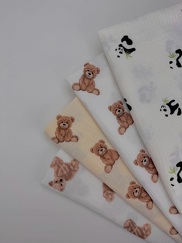M 2011 C2 Муслін жатка 2-х шаровий принт звірята пандочки з листям бамбуку на молочному 100% бавовна