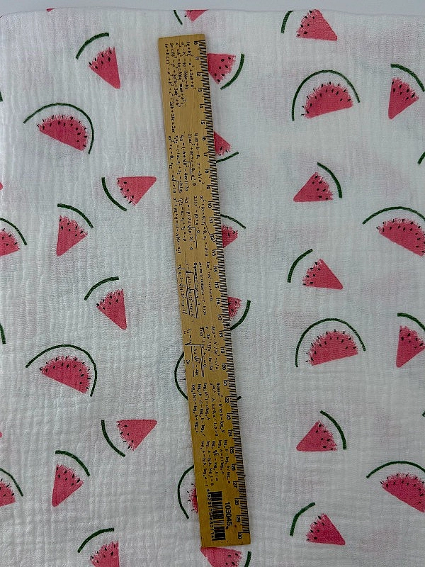 M 4005 C2 Муслін жатка 2-х шаровий принт фрукти,ягоди, овочі кавуни шматочки на молочному 100% бавов