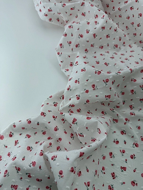 CIRCLE-6 H | ANTONIA-C00501 батист принт квіти червоні троянди дрібні на стеблі на молочному 100% ба