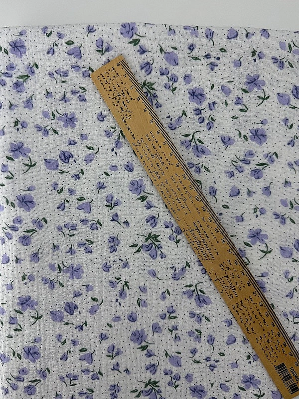 M 07301 C02 | RAINBOW-C07 Муслін жатка 2-х шаровий принт квіти фіолетові з крапорчками на молочному