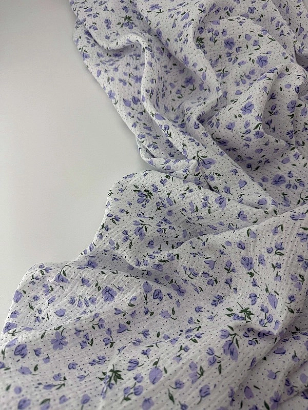 M 07301 C02 | RAINBOW-C07 Муслін жатка 2-х шаровий принт квіти фіолетові з крапорчками на молочному