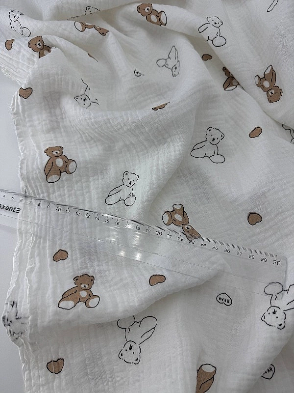 M 2053 C2 Муслін 2-х шаровий принт звірята ведмедик з сердечком на молочному 100% бавовна 160 см 125