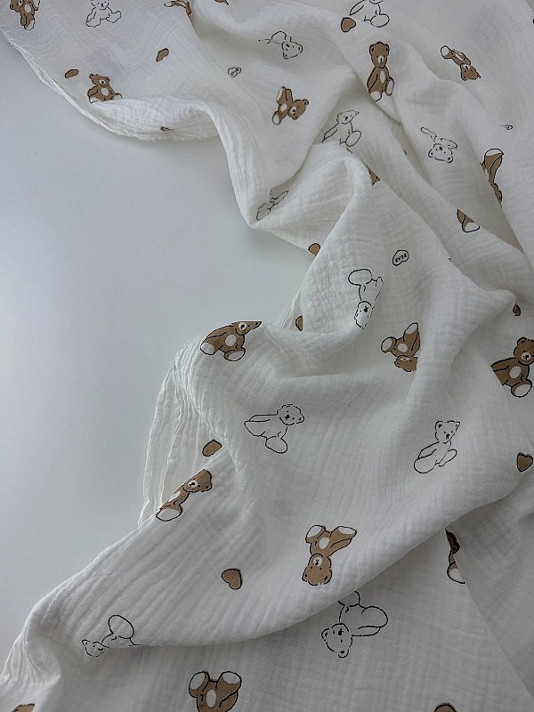 M 2053 C2 Муслін 2-х шаровий принт звірята ведмедик з сердечком на молочному 100% бавовна 160 см 125