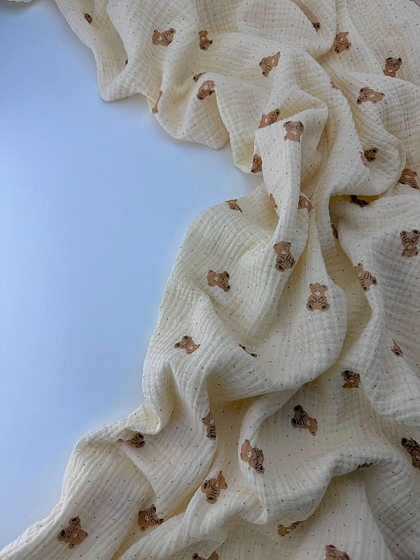 M 2035 C2 Муслін 2-х шаровий принт звірята ведмедик бежевий дрібний з цятками на айворі 100% бавовна