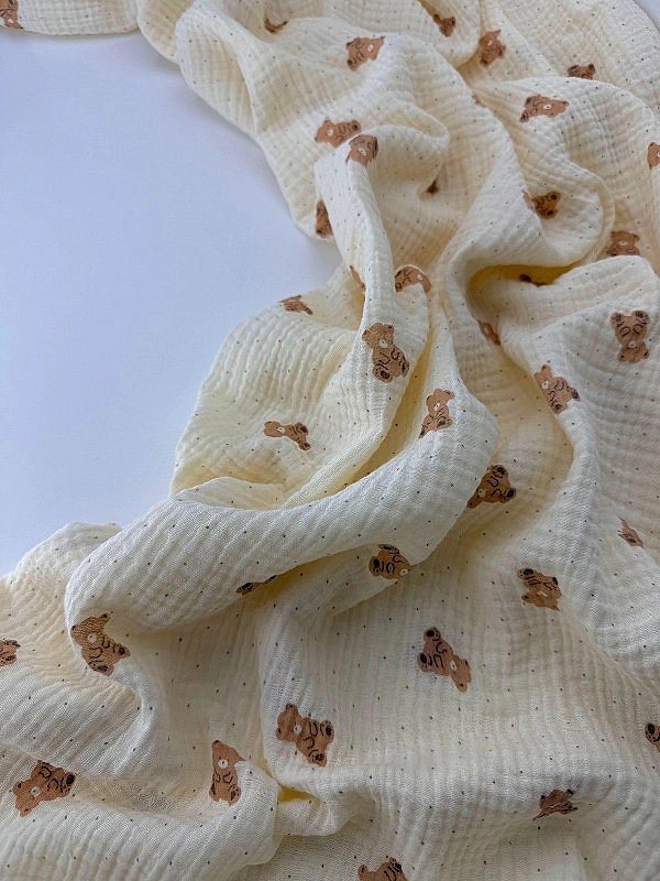 M 2035 C2 Муслін 2-х шаровий принт звірята ведмедик бежевий дрібний з цятками на айворі 100% бавовна