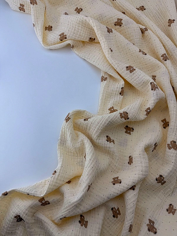 M 2035 C2 Муслін 2-х шаровий принт звірята ведмедик бежевий дрібний з цятками на айворі 100% бавовна