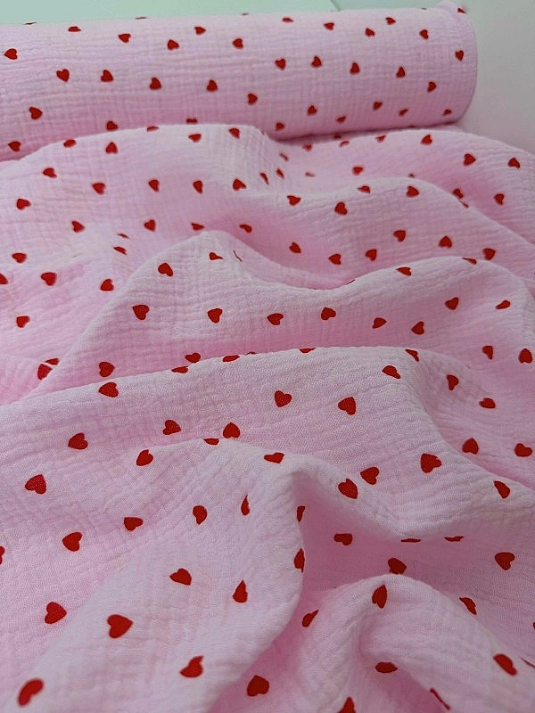 M 315 C16 Муслін жатка 2-х шаровий принт LOVE сердечки червоні дрібні на рожевому 100% бавовна 135-1