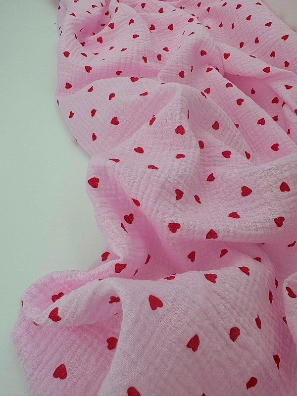 M 315 C16 Муслін жатка 2-х шаровий принт LOVE сердечки червоні дрібні на рожевому 100% бавовна 135-1