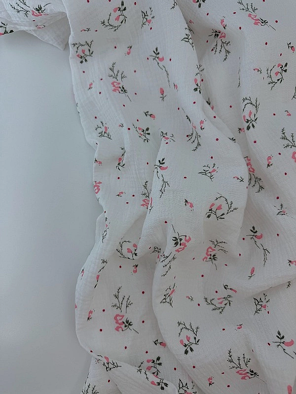 M 5003 C2 Муслін жатка 2-х шаровий принт квіти прованс рожеві на молочному 100% бавовна 135-140 см 1