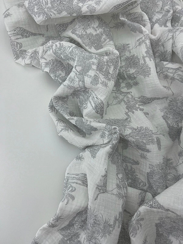 M 101 C2 Муслін жатка 2-х шаровий принт Діор Сафарі сірий на молочному 100% бавовна 135-140 см 125-1