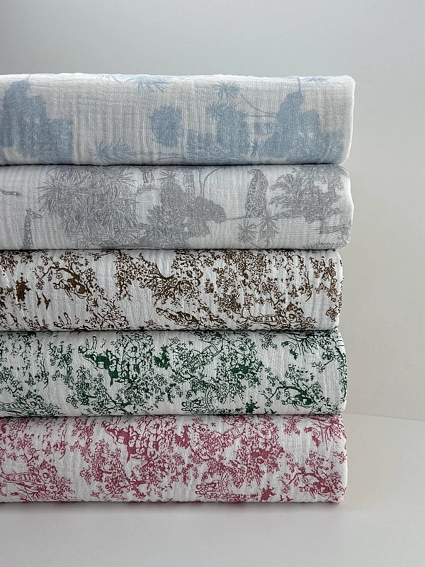 M 101 C2 Муслін жатка 2-х шаровий принт Діор Сафарі сірий на молочному 100% бавовна 135-140 см 125-1