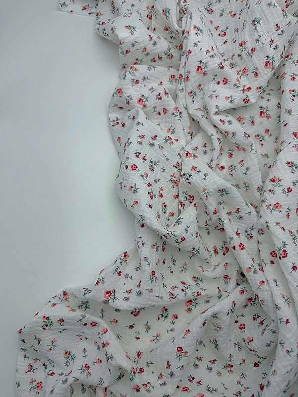 M 5024 C2 Муслін жатка 2-х шаровий принт квіти дрібні акварельні на молочному 100% бавовна 135-140 с