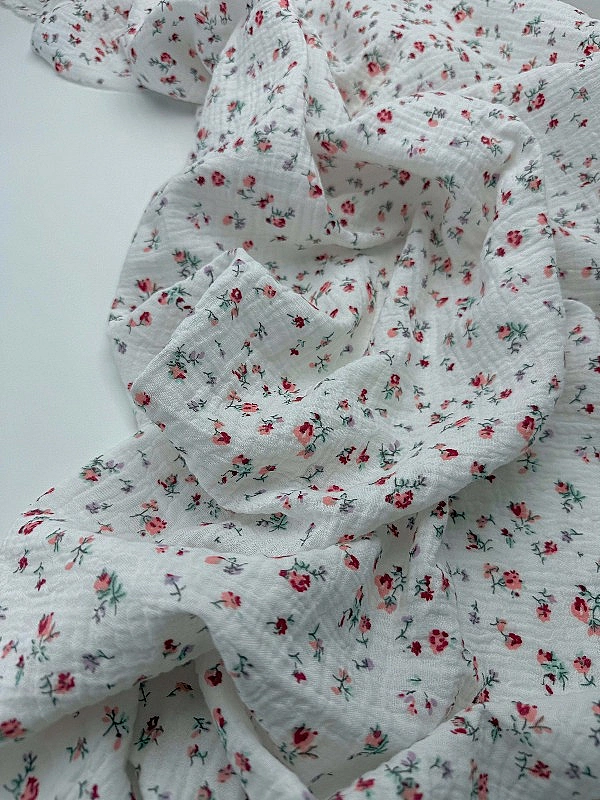 M 5024 C2 Муслін жатка 2-х шаровий принт квіти дрібні акварельні на молочному 100% бавовна 135-140 с